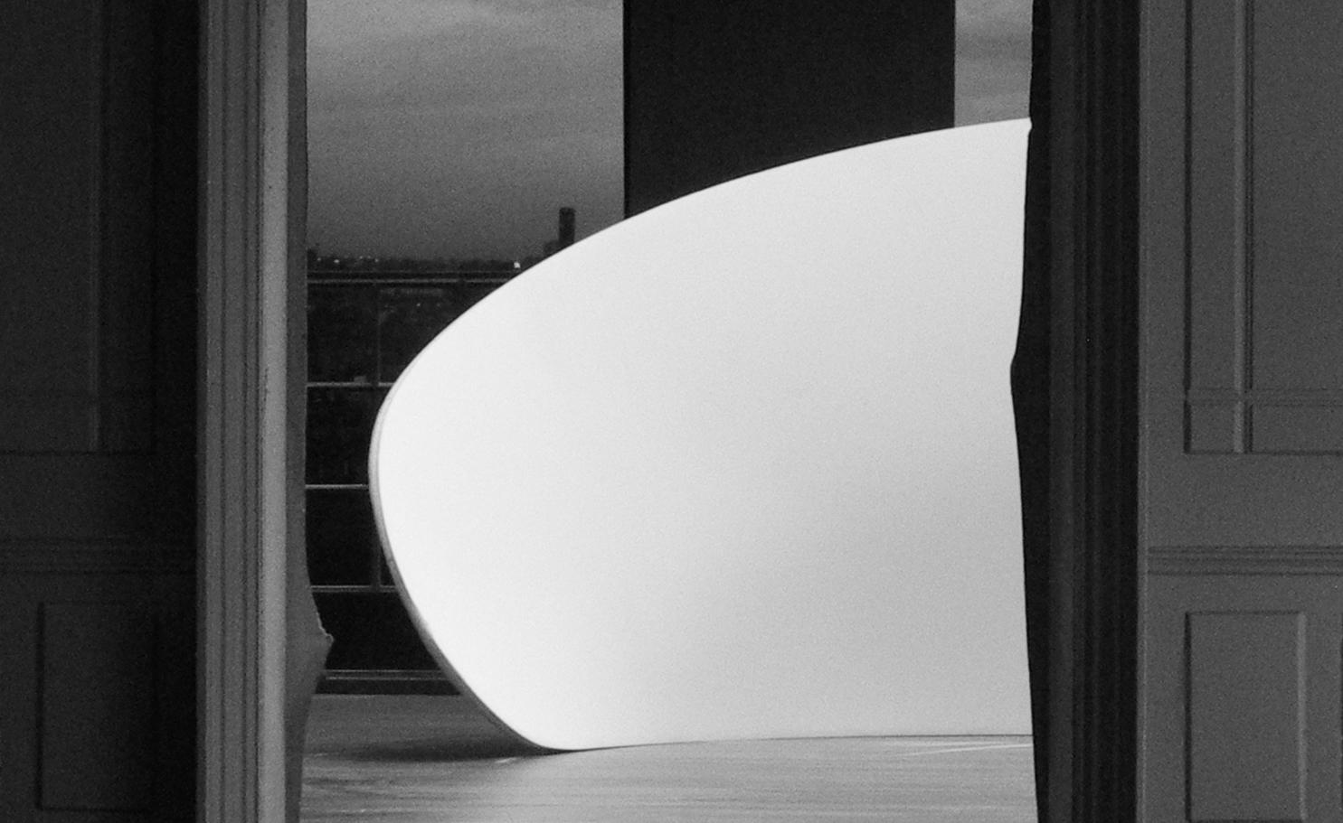 Forme arrondie dans l'ateliler de Jérôme Barrier. Design d'intérieur. 