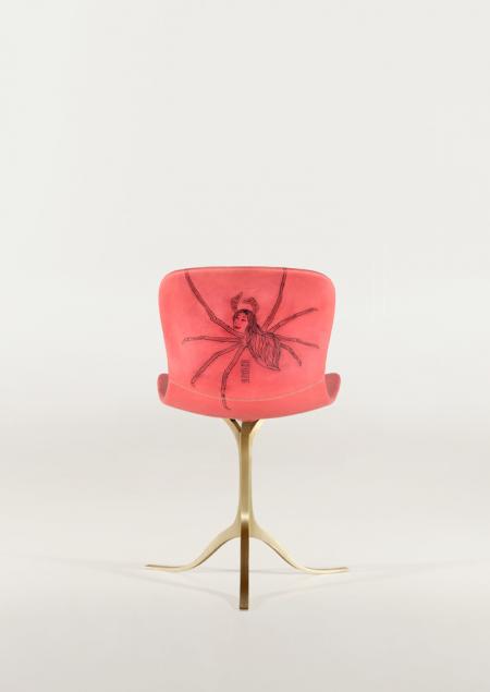 Cabinets de Curiosites Thomas Erber Bangkok Stephanie Grusenmeyer et Pieter Compernol Jerome Barrier chaise tatouee
